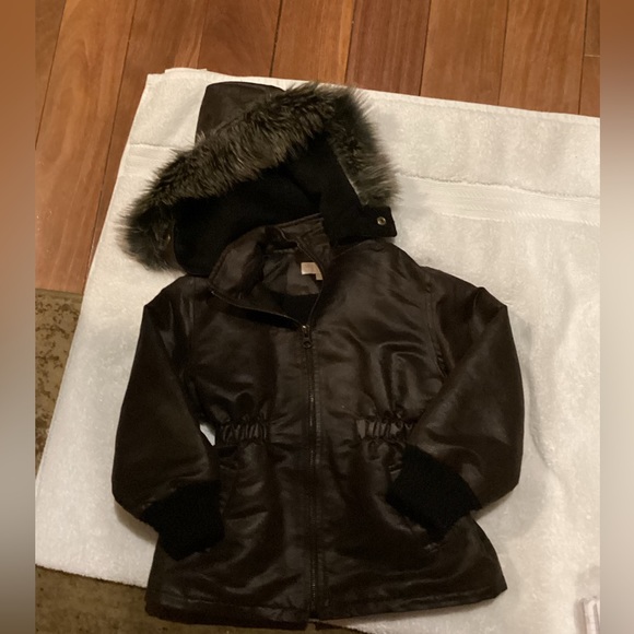 SIERRA.JULIAN GIRLS BROWN FAUX LEATHER & FUR HOODED WINTER COAT SZ.3 - Picture 6 of 16